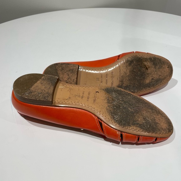 Sergio Rossi coral & gold detail flat. Size 38 - Picture 4 of 4